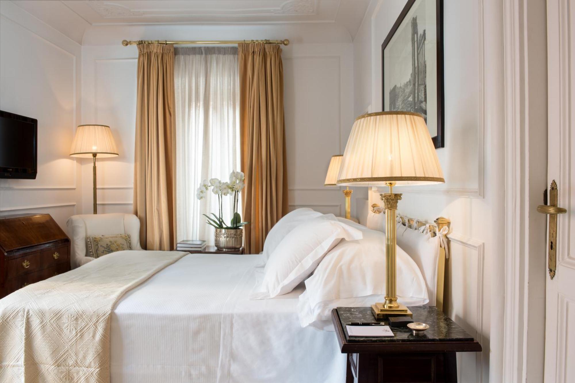 Grand Hotel Plaza Рим Екстериор снимка