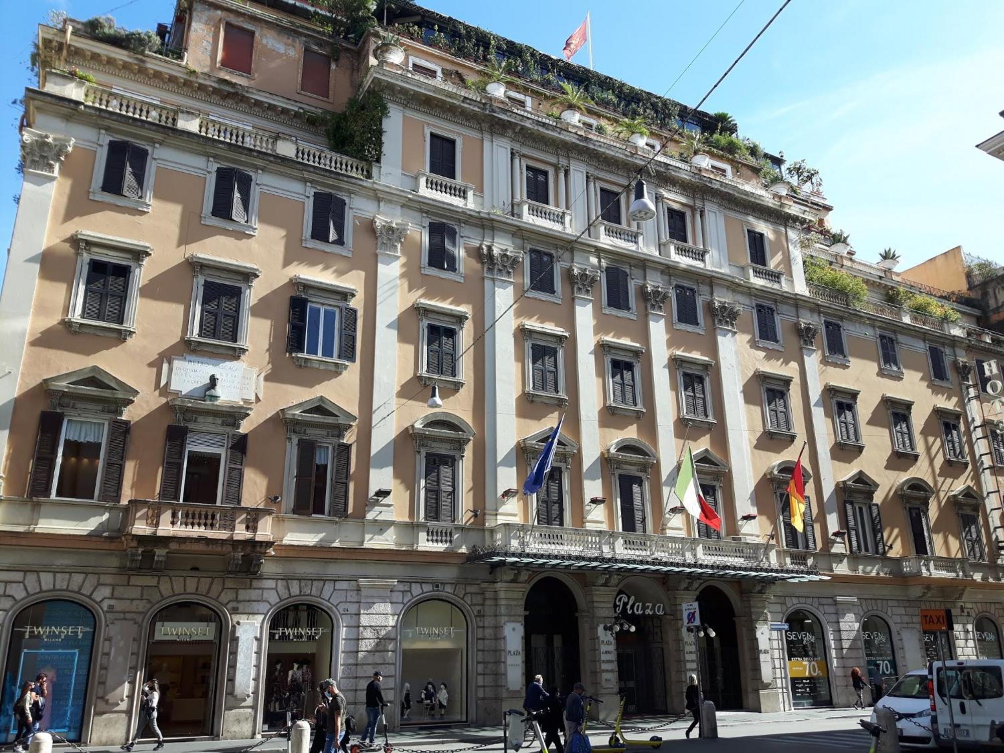 Grand Hotel Plaza Рим Екстериор снимка